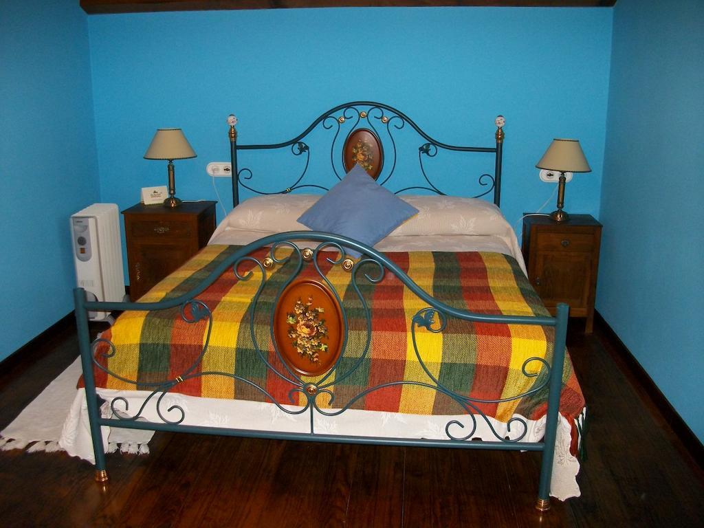 Casa de Aldea Rural Los Glayus Hostal Luarca Habitación foto