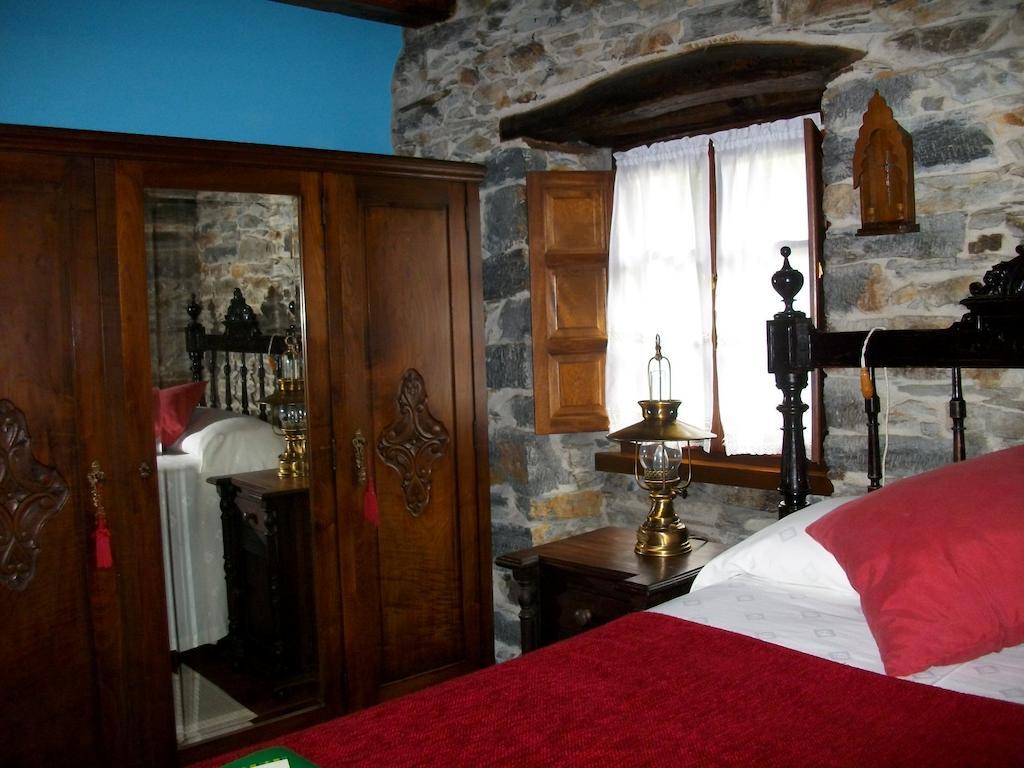 Casa de Aldea Rural Los Glayus Hostal Luarca Habitación foto